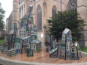 A cool sculpture I encountered on my way into the central plaza