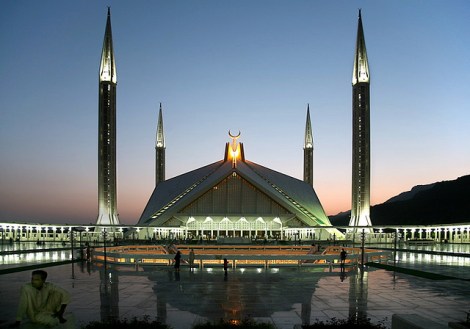 Most famous mosque in Pakistan is located in Islamabad- simply gorgeous! photo cred https://www.flickr.com/photos/michaelfoleyphotography/392504158/
